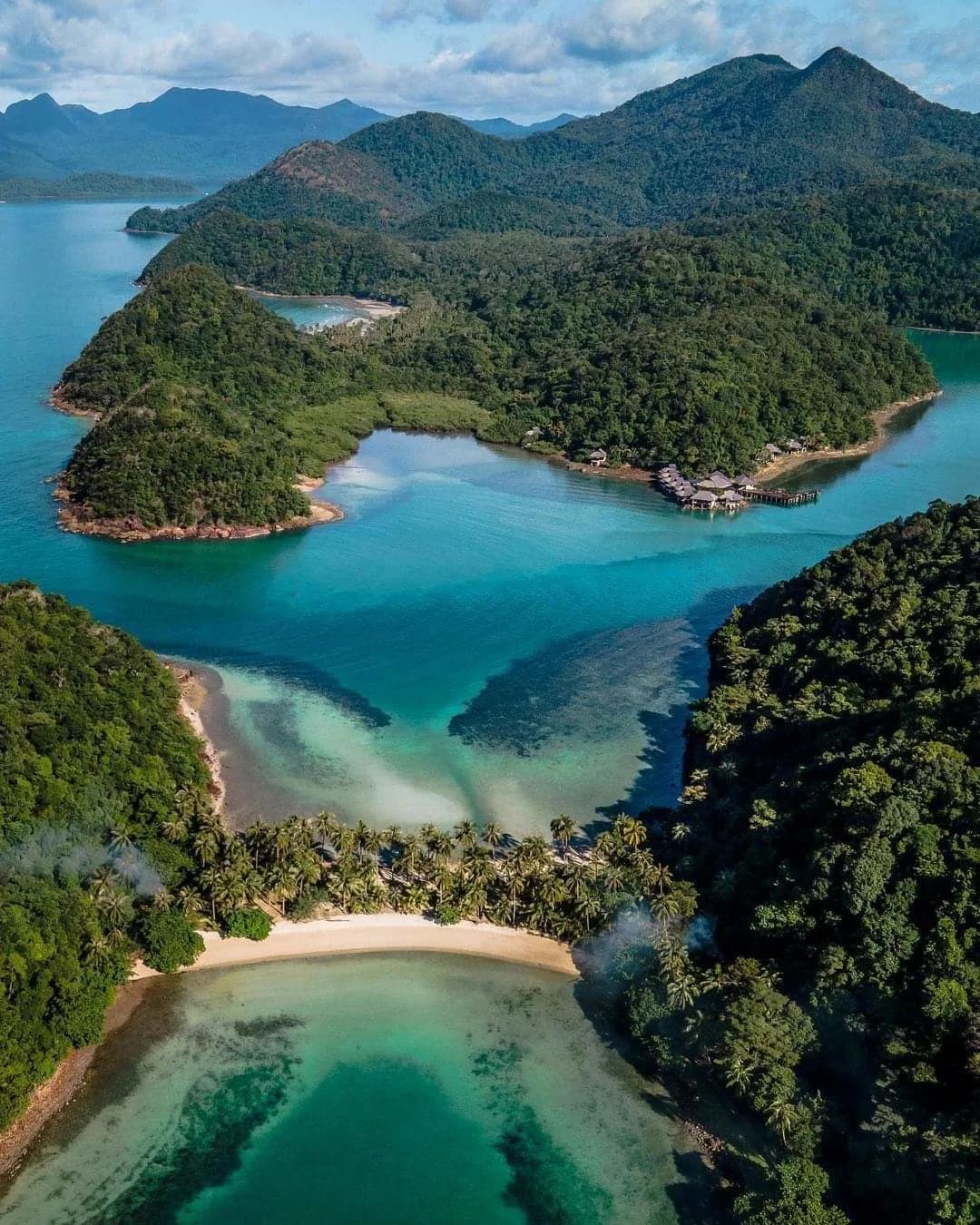 Koh Chang to Koh Ngam, to Koh Wai and then onto Koh Mak - 18 to 28 NM cruise depending on anchorages. photo 2